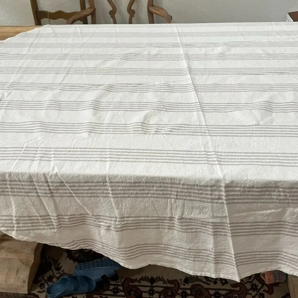 Threshold Tablecloth 70 x 68